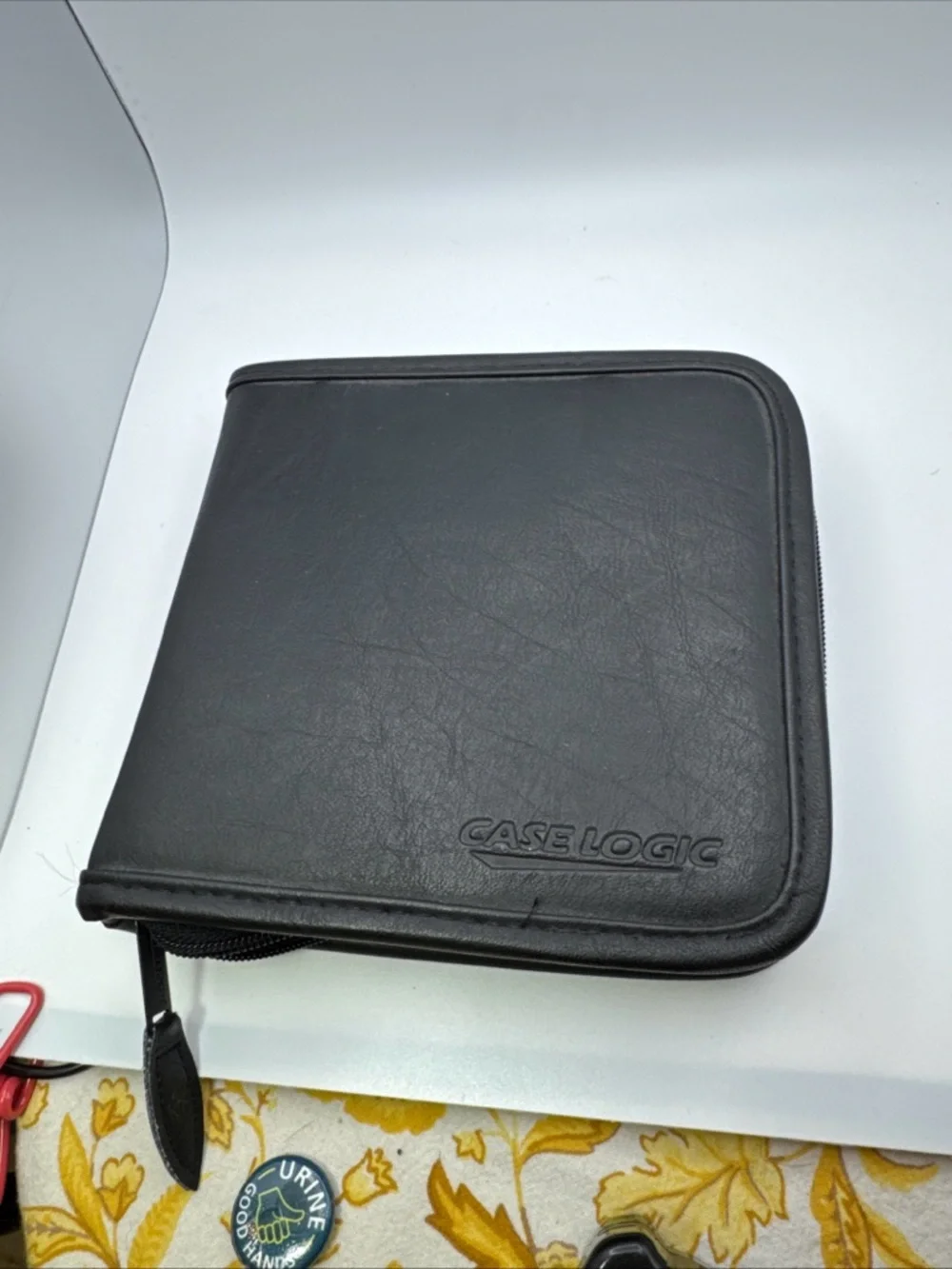 Vintage Case Logic Leather  CD Case Holds 24 CDs DVDs.  Very Clean